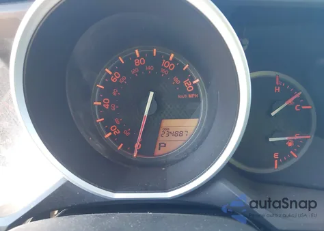 2010 Toyota 4Runner Sr5 V6 z USA, uszkodzony, nr VIN JTEZU5JR1A5011580